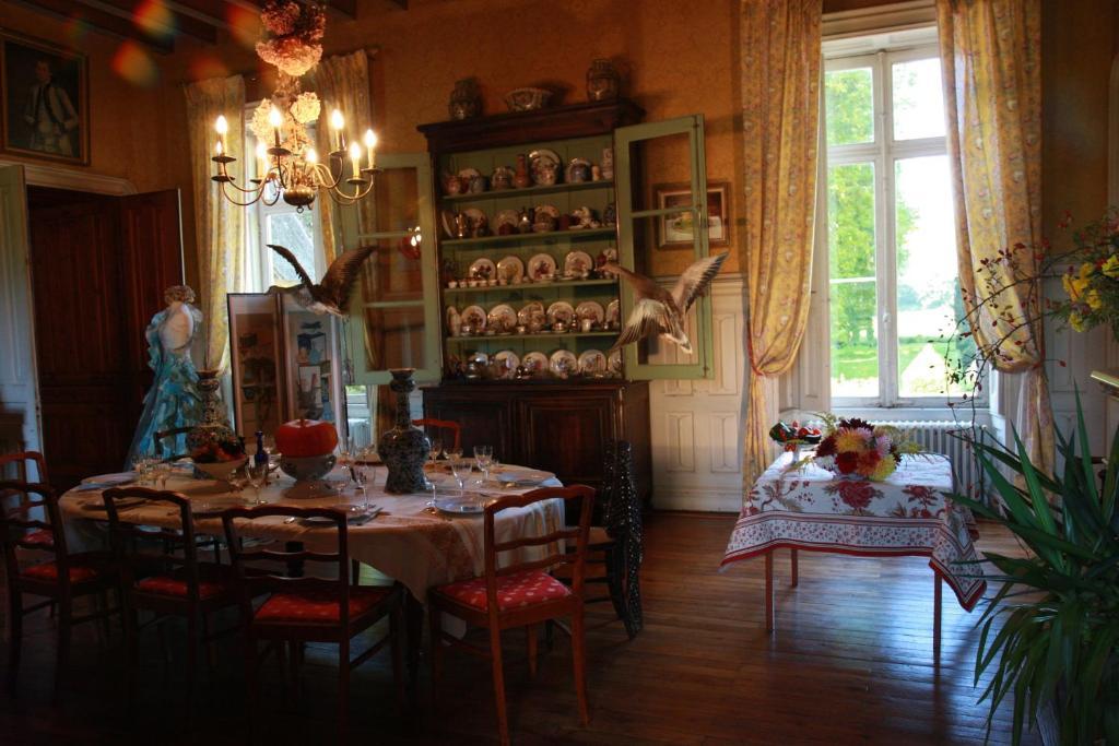 Chateau De Montriou Feneu ภายนอก รูปภาพ